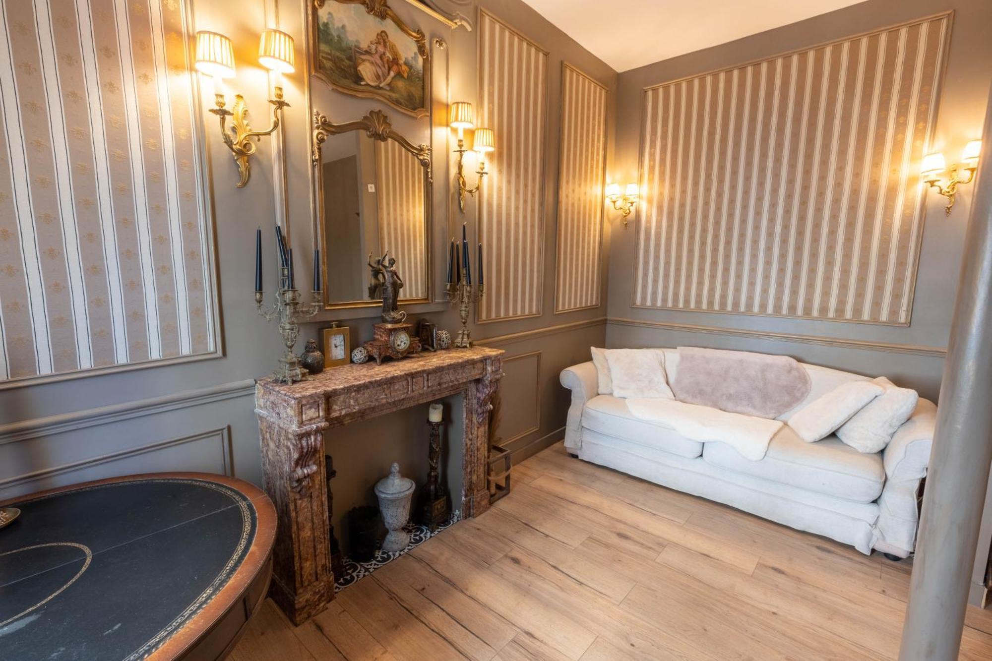 Eiffel Tower Area Apartment *